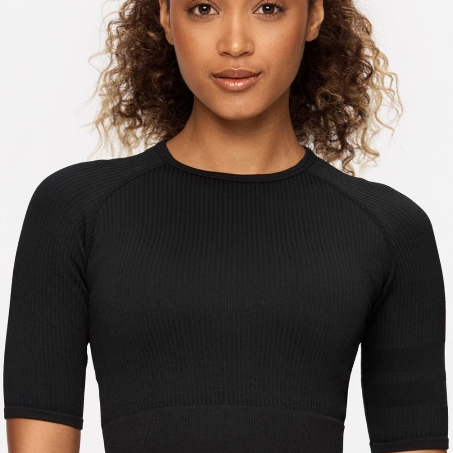 T-Shirts STRONGER | Rib Seamless Crop Top I Buy Online I Stronger Black Embrace