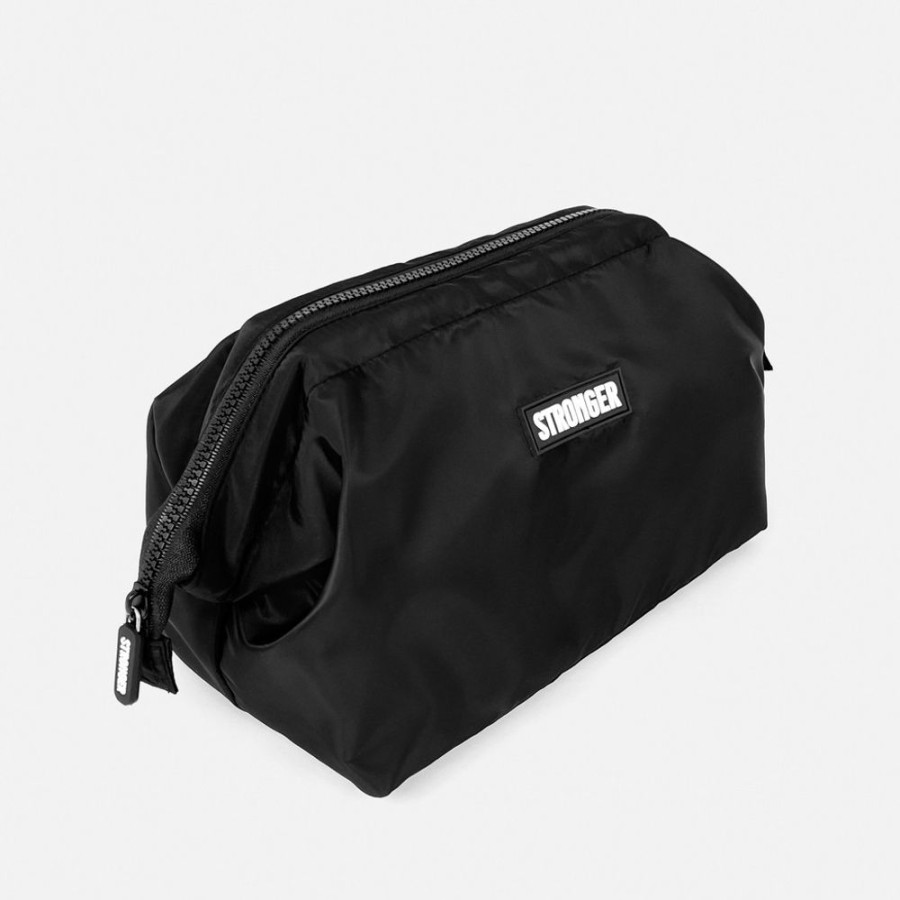 Bags STRONGER | Toiletry Bag I Bag I Buy Online I Stronger Black